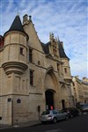 Visite guidée : le Marais, cours du vieux Paris, anecdotes et jardins | par Magalie Desurmont - 