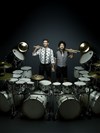 Fills Monkey dans We Will Drum You - 