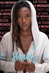 Shirley dans le Tour du Monde des Comedy Club - 