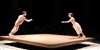 Yoann Bourgeois : Déambulatoire de 4 installations de danses - 