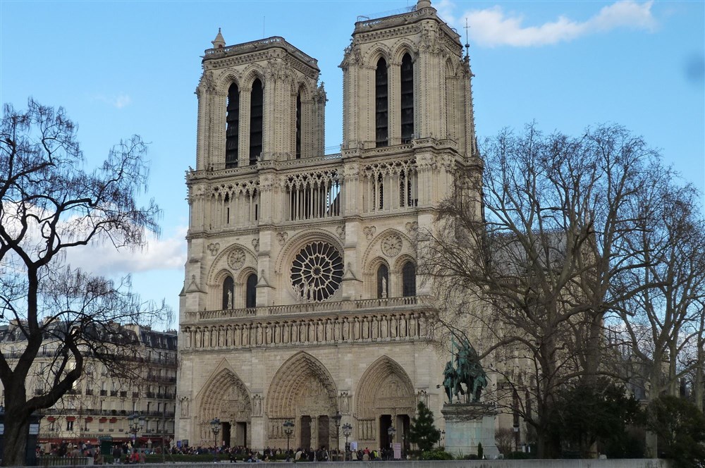 Visite guidée : l'île de la Cité, Paris médiéval symboles et magie