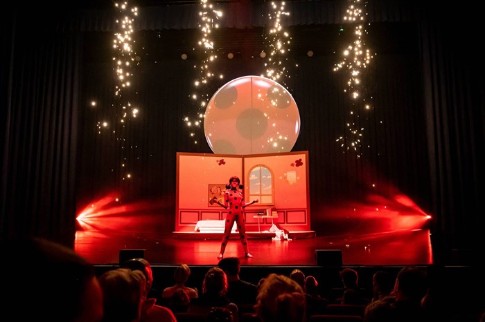 JEU-CONCOURS ! Tentez de gagner vos places pour « Miraculous Ladybug, le  spectacle musical » au Dôme de Paris du 20 décembre au 1er janvier 2023 